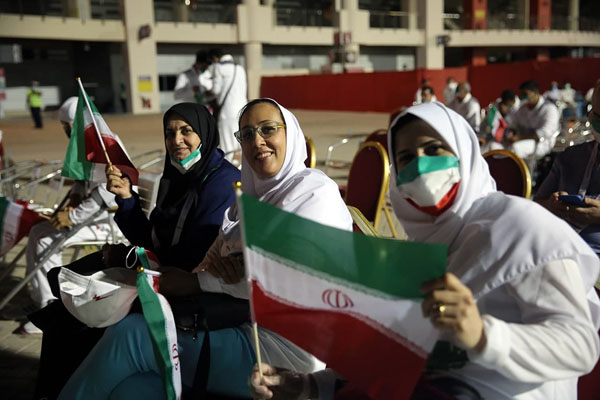 افتتاحیه یک  10