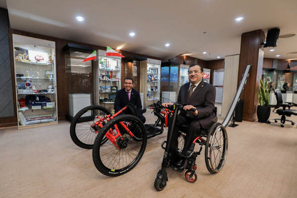 کنفرانس خبری  16