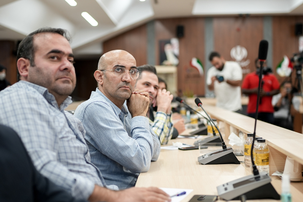 کنفرانس خبری  18