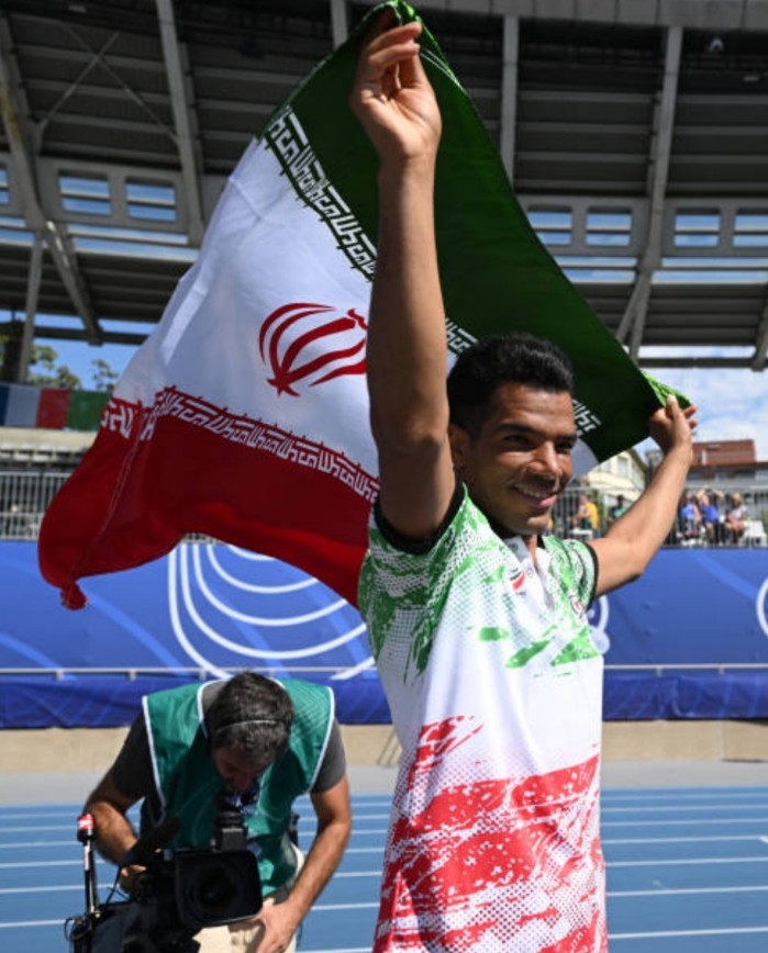 Saeid Afrooz celebration with Iran Flag in Paris23