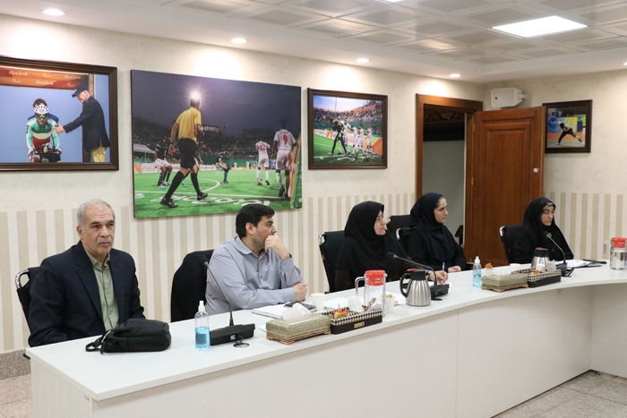 روز دوشنبه  3