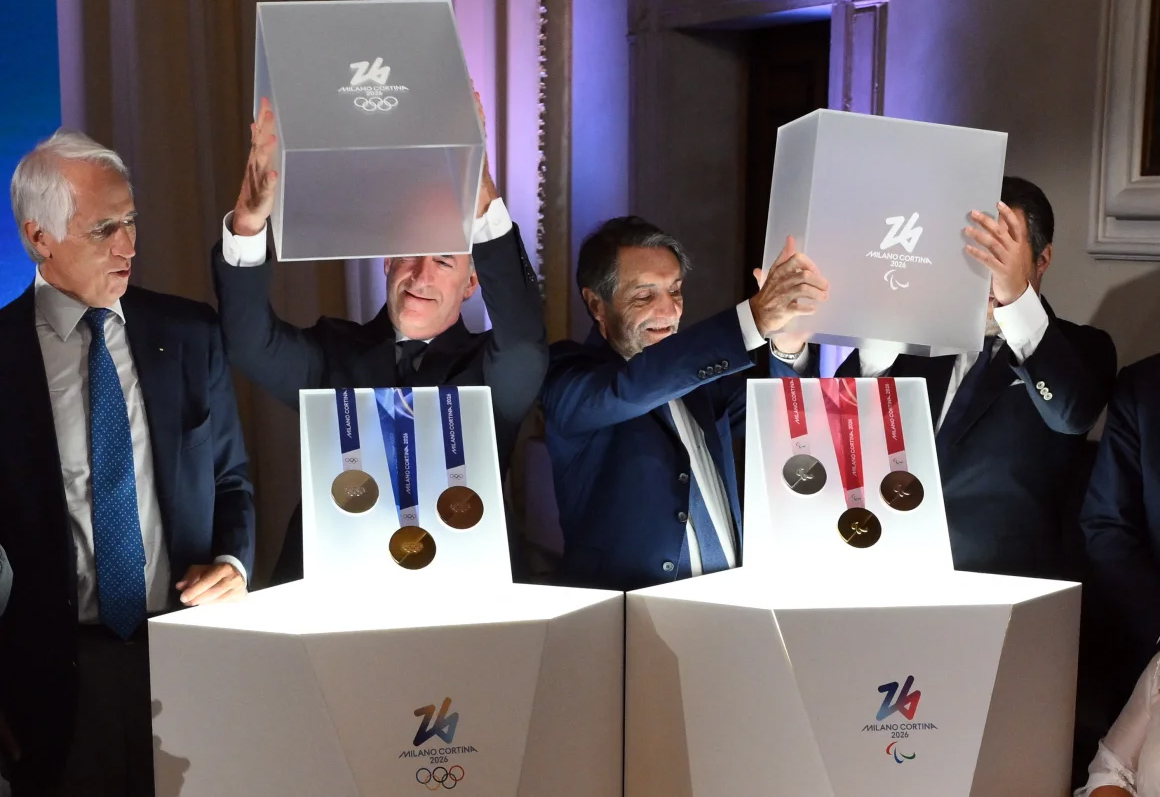Milano Cortina 2026 unveils medals2