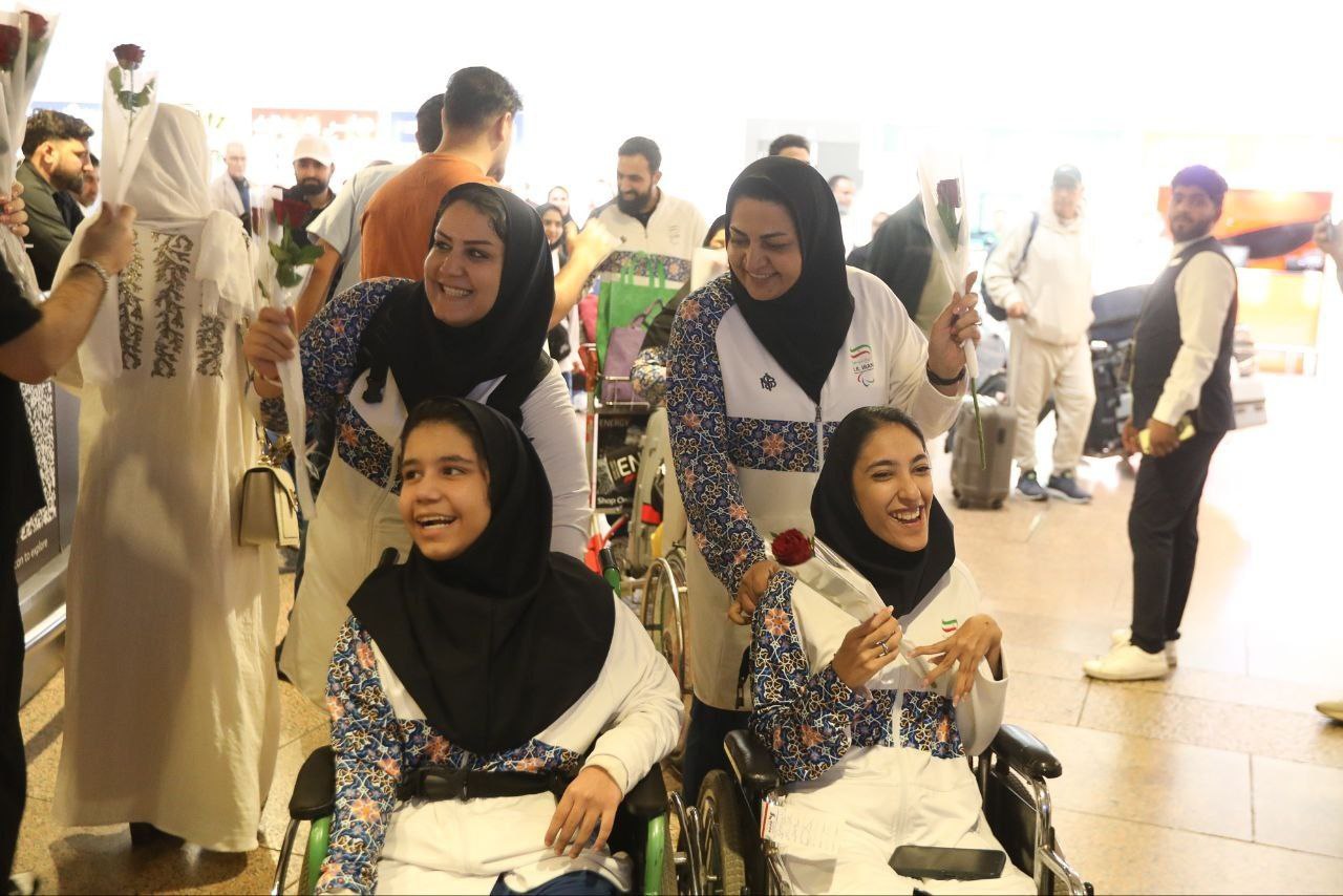 Team Iran Arrives in Dubai 7