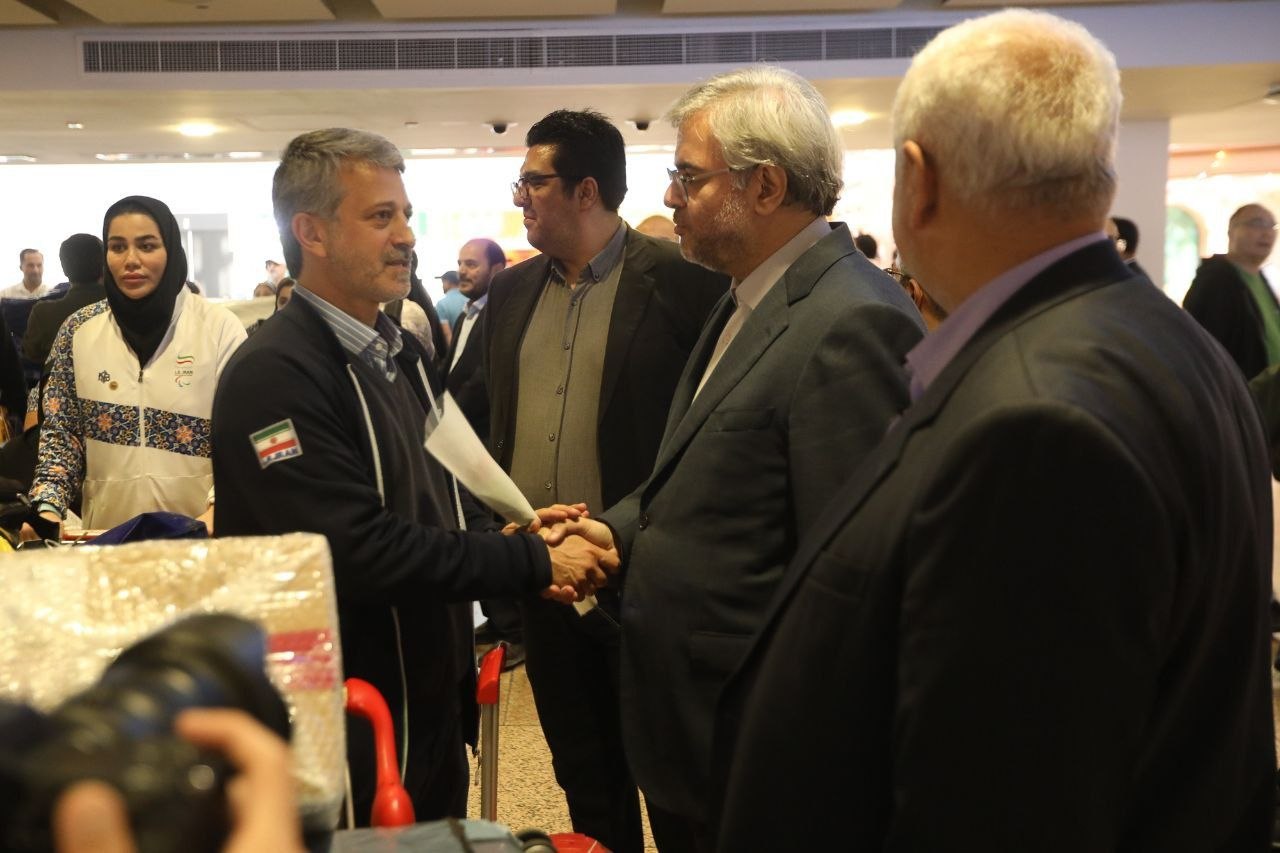Team Iran Arrives in Dubai 3