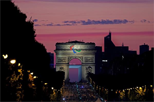 Farsi Paris Opening Getty 4