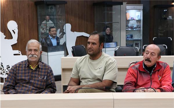 کارگاه اخلاق حرفه ای  42