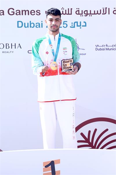 Para Taekwondo Podium Zeinal Vertical (2)