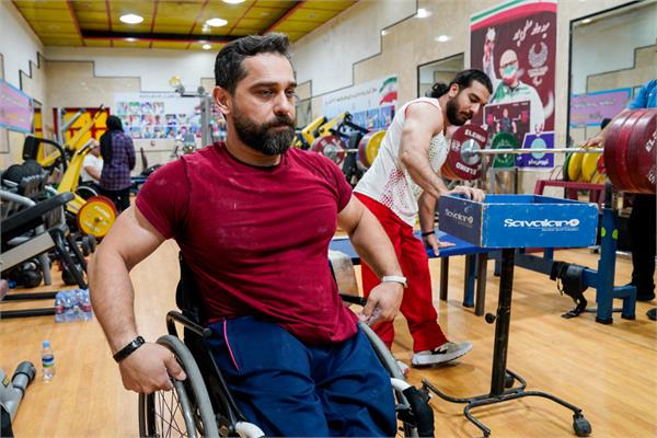 وزنه برداری  2