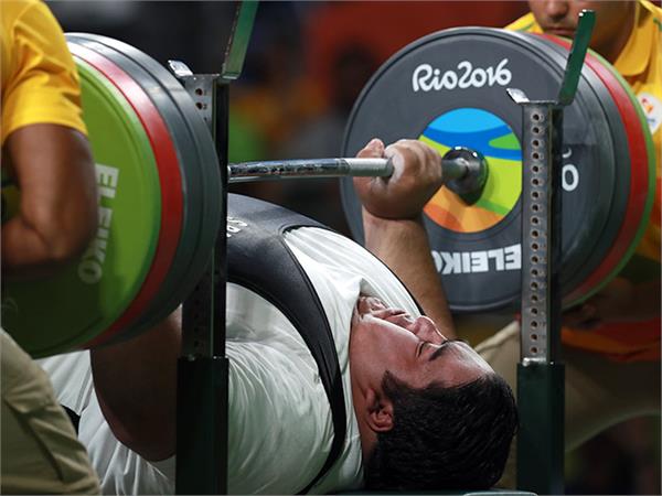 وزنه برداری-01