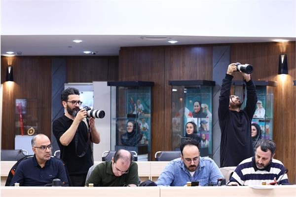 نشست خبری  4