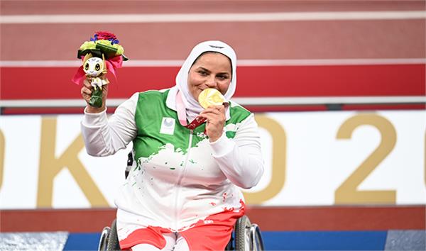 هاشمیه متقیان نامزد دریافت جایزه بهترین ورزشکار زن سال ۲۰۲۱ شد