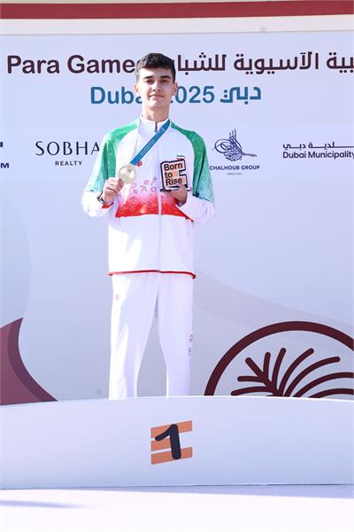 Para Taekwondo Podium Zeinal Vertical (1)