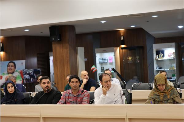 کارگاه آکادمی  42