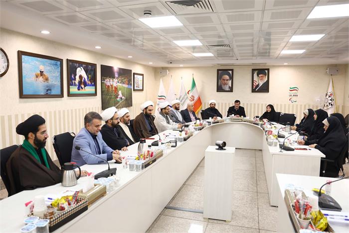 برگزاری نشست هم اندیشی مربیان فرهنگی حاضر در اردوهای تیم های ملی جوانان