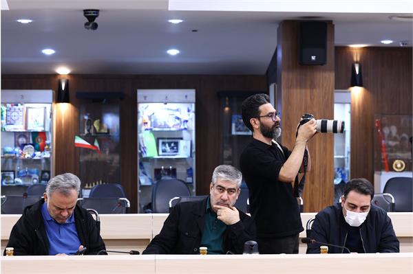 نشست خبری  6