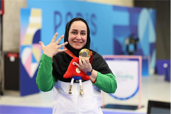 Sareh Javenmardi. zeinalzadeh.Paris. 2