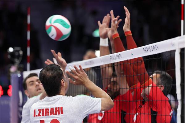 Paris Sitting Vo Iran Egypt  8