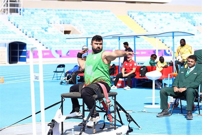 یاسین خسروی به نشان طلای پرتاب وزنه دست یافت