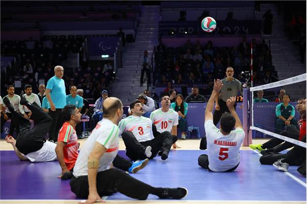 Paris Sitting Vo Iran Egypt  2