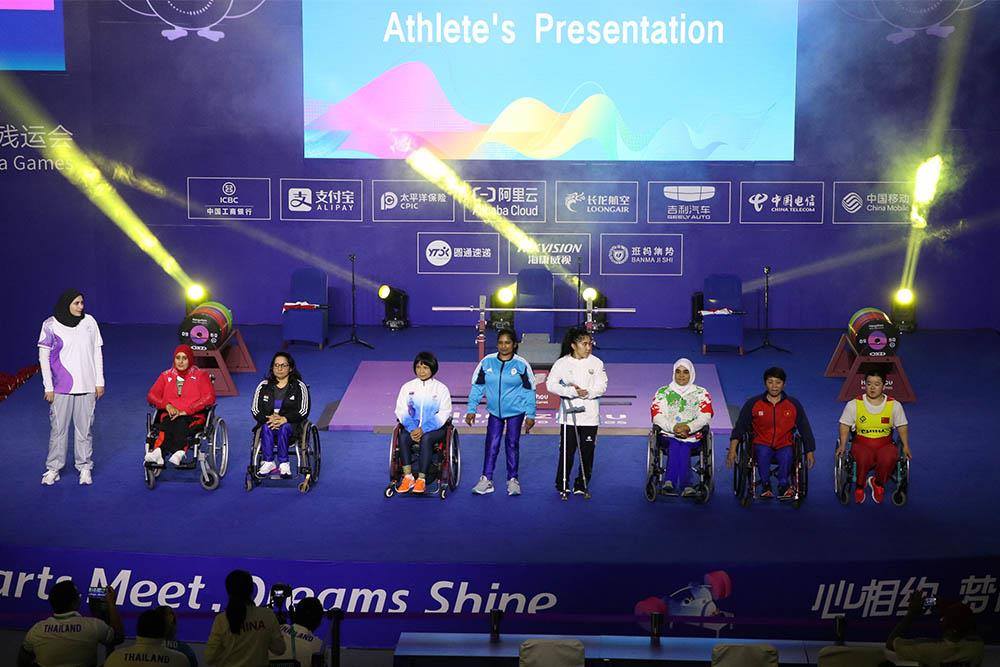 بانوان پاراوزنه‌بردار در بازی‌های پاراآسیایی 7