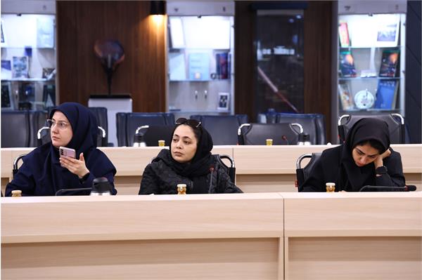 نشست خبری  15