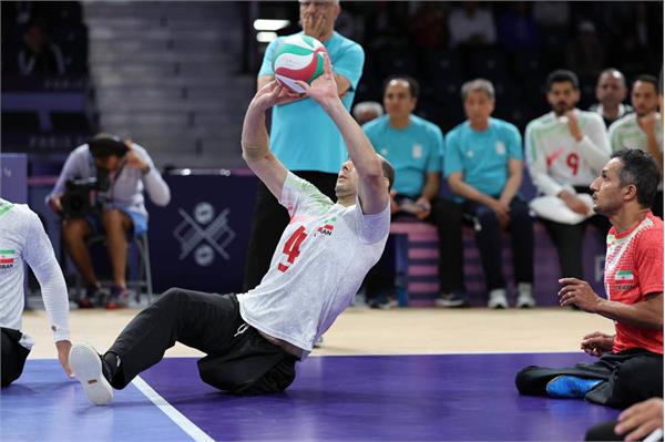 Paris Sitting Vo Iran Egypt  14