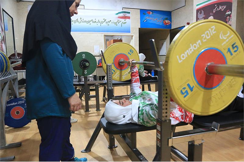 women Para-Powerlifting camp