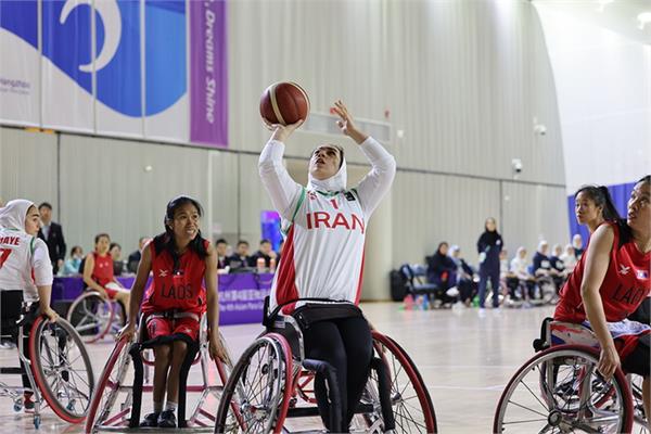 پیروزی تیم ملی زنان بسکتبال با ویلچر ایران مقابل تیم لائوس در بازی های پاراآسیایی هانگژو 12