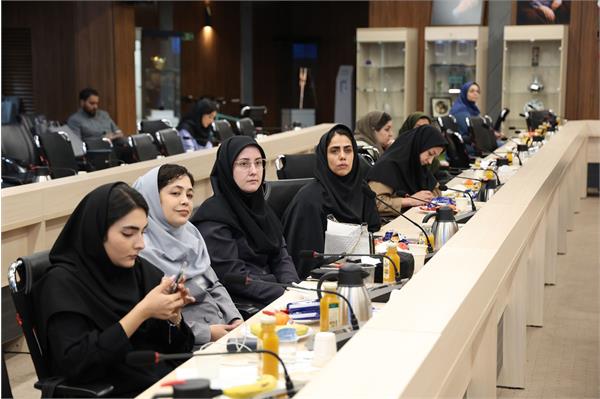 نشست خبری  15