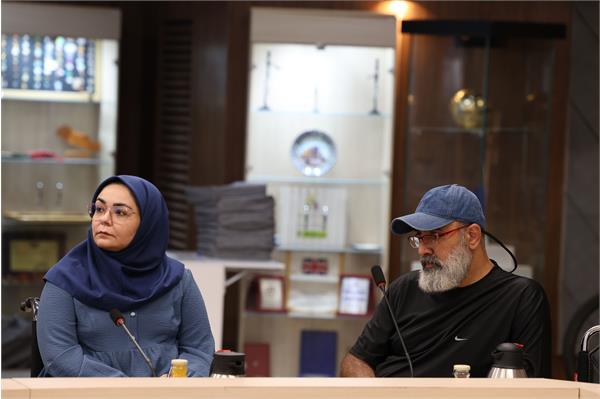 نشست خبری  43