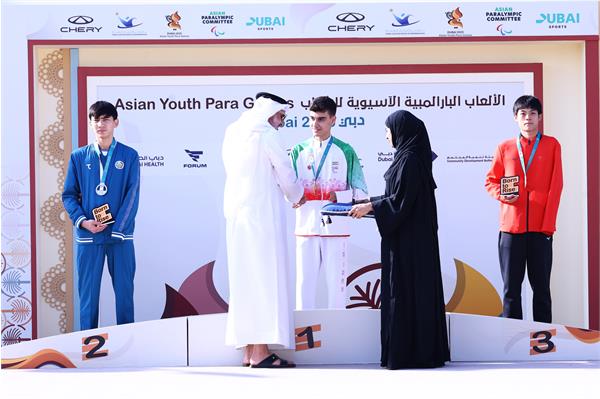 Para Taekwondo Podium Zeinal Horiz (2)