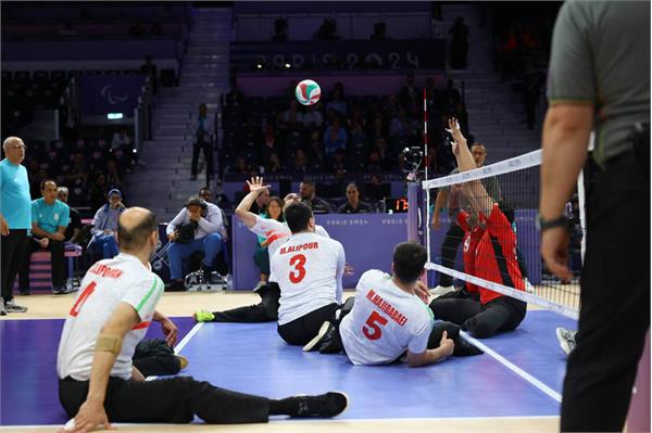 Paris Sitting Vo Iran Egypt  20