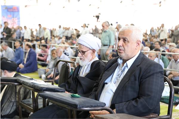 حضور مسئولین و قهرمانان پارا در نماز جمعه 21