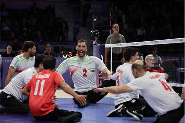 Paris Sitting Vo Iran Egypt  15