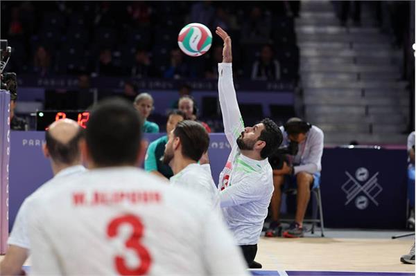 Paris Sitting Vo Iran Egypt  13