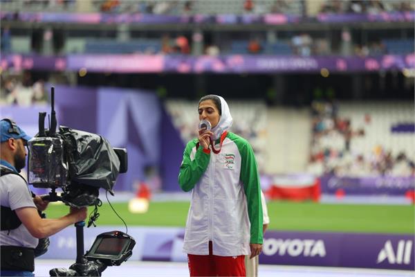 Hajar Safarzadeh Report Paris 6