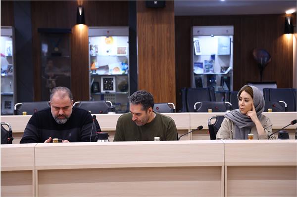 نشست خبری  17