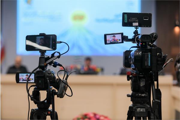 نشست خبری  8