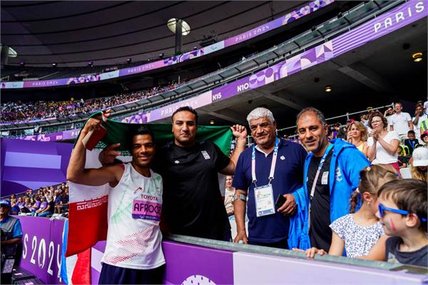 Afrooz Paris Report 13