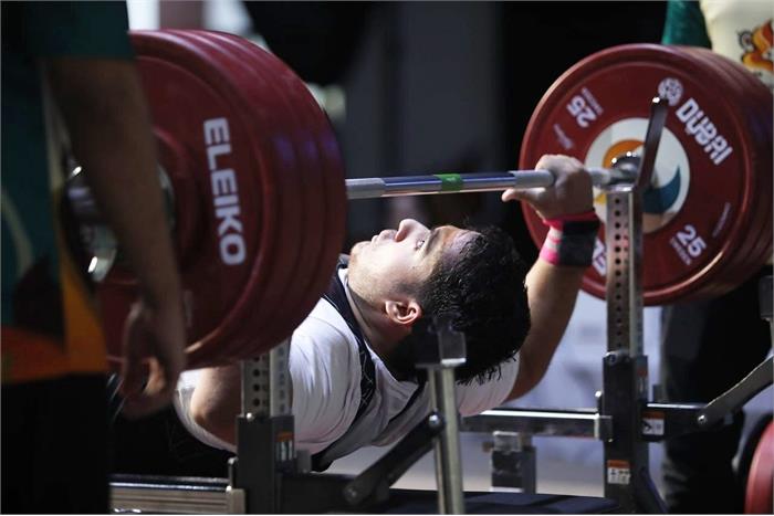 مانی سعیدی قهرمان دسته ۹۷ کیلوگرم شد