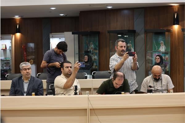 نشست خبری  49