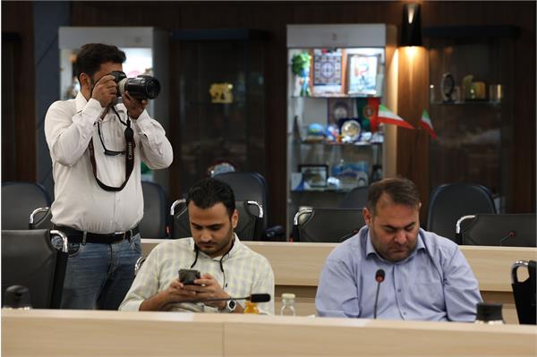 نشست خبری  47