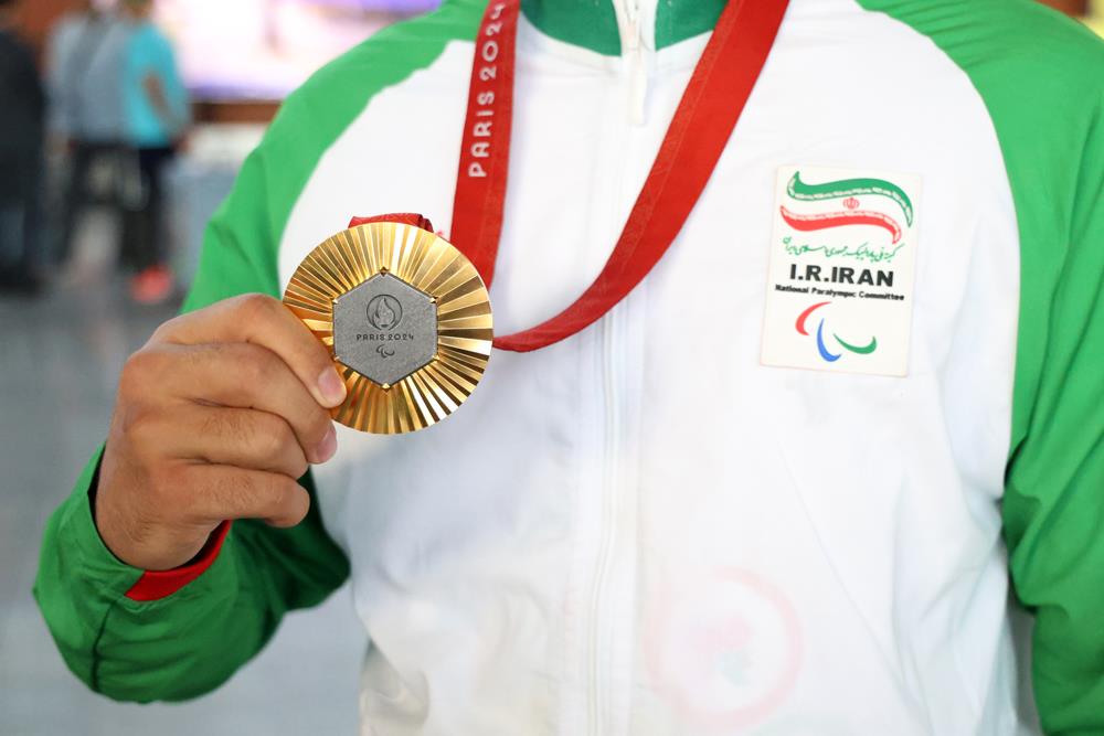 1000 Paris return Mr. Zeinal 4