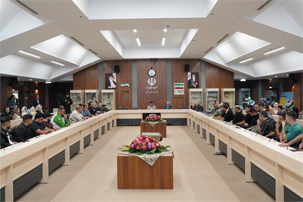 مراسم تجلیل  24