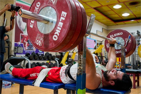 وزنه برداری  1