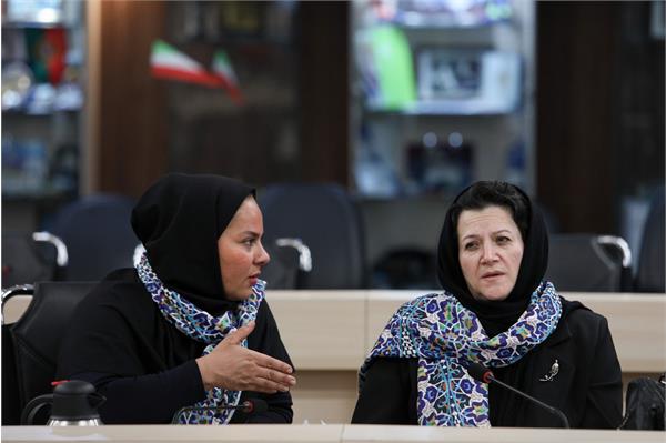 نشست بانوان  66