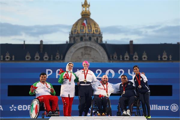 Mix Compound. Shahrestani .Paris 9