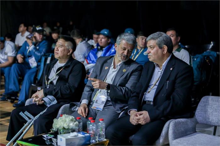 حضور رئیس سازمان بهزیستی در جشن قهرمانی بسکتبال با ویلچر سه نفره