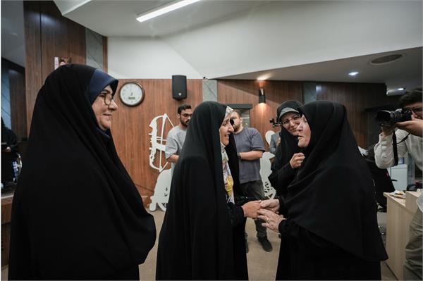 نشست بانوان  13