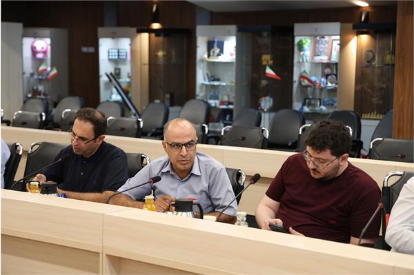 نشست خبری  19